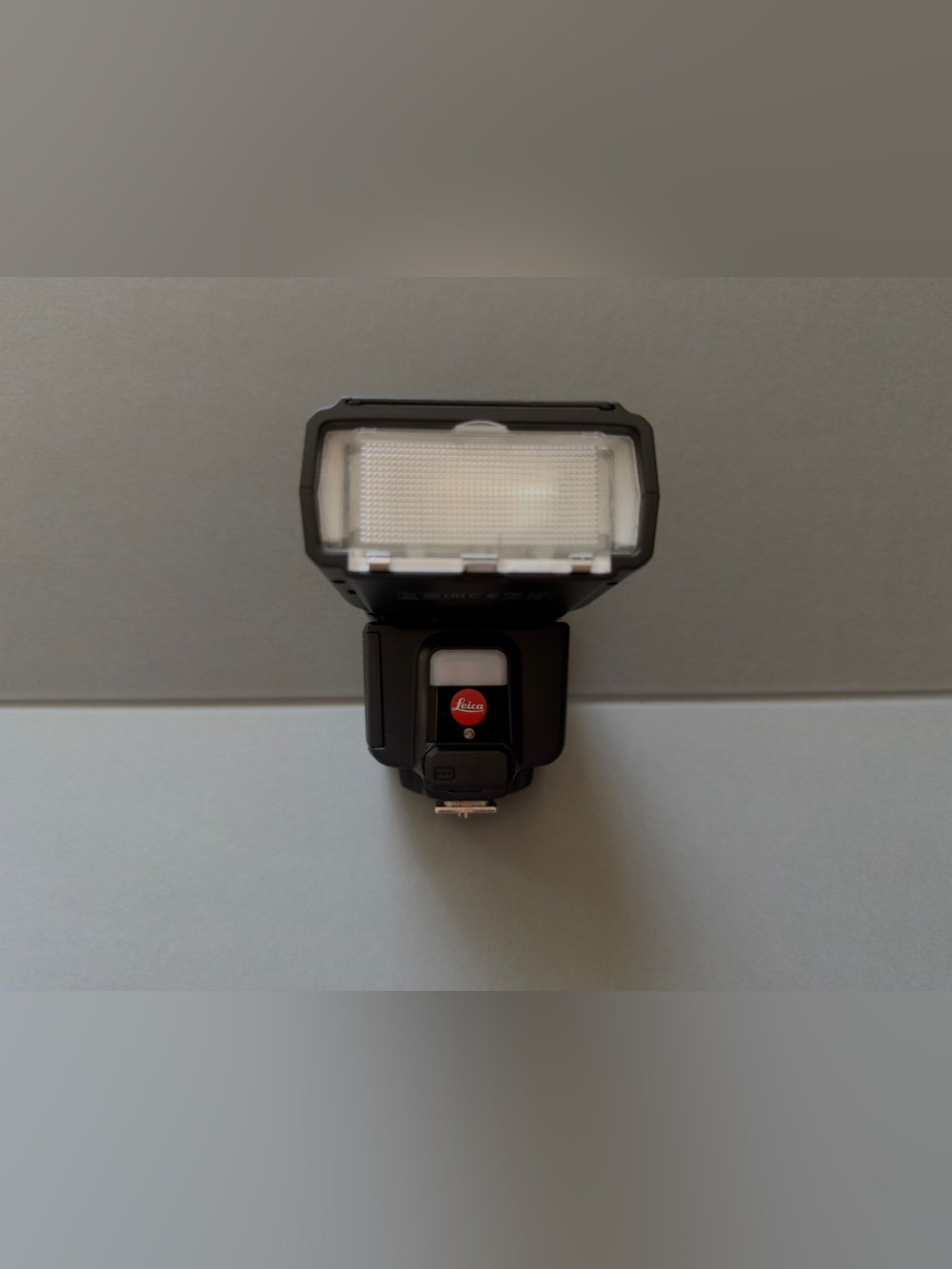 Leica SF 60 Shoe Mount Flash GN60 Swivel Zoom AF Assist w/ Case Stand Diffuser